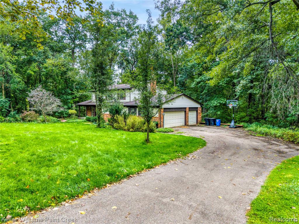 6126 Whispering Oak Drive Property Photo 1