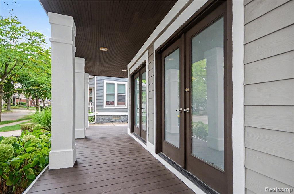 1389 Bird Avenue Property Photo 3