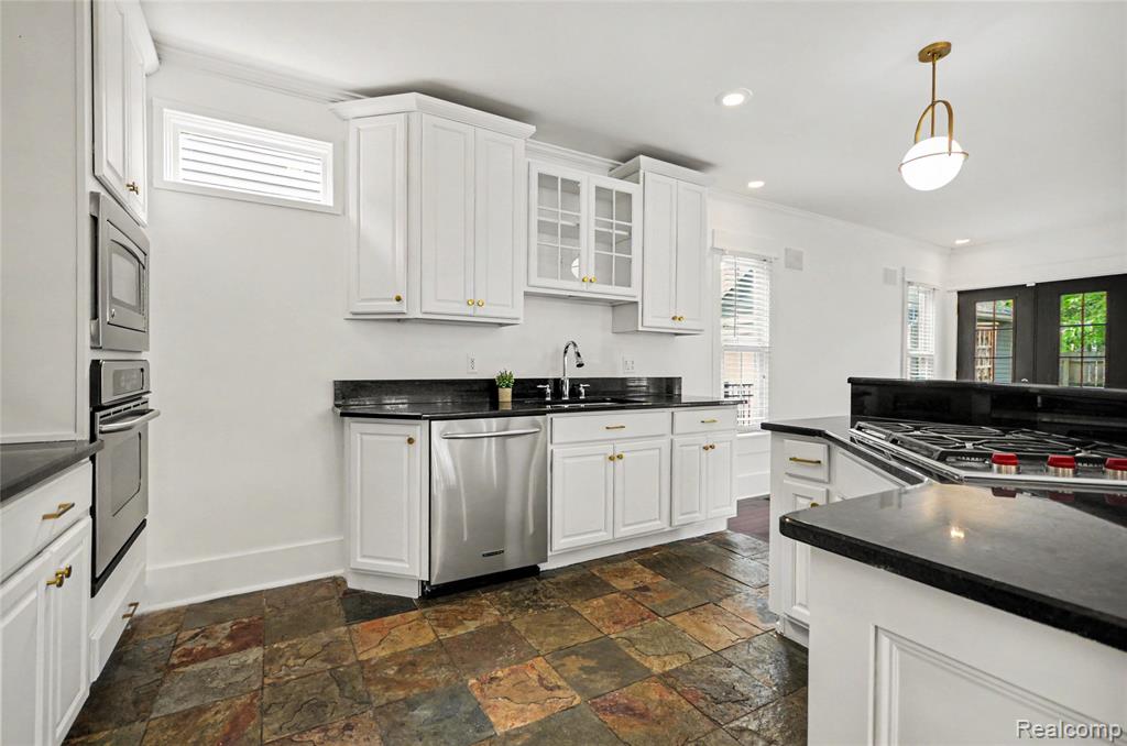 1389 Bird Avenue Property Photo 16