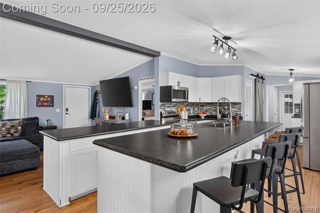 7997 Folks Road Property Photo 14