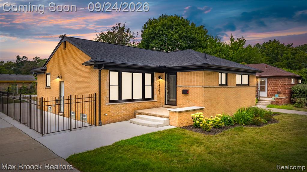 24201 Oneida Street Property Photo 1