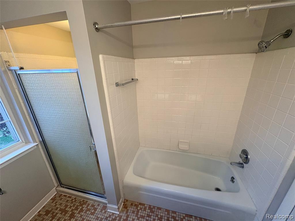 25364 Shiawassee Circle Property Photo 4