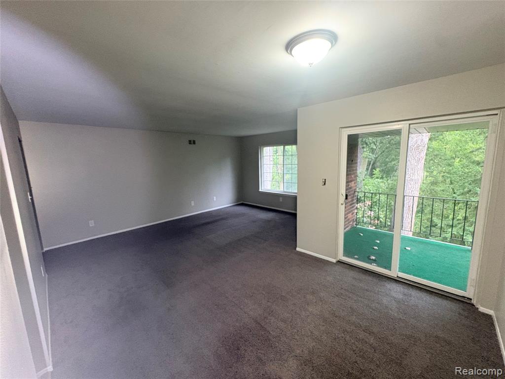 25364 Shiawassee Circle Property Photo 7