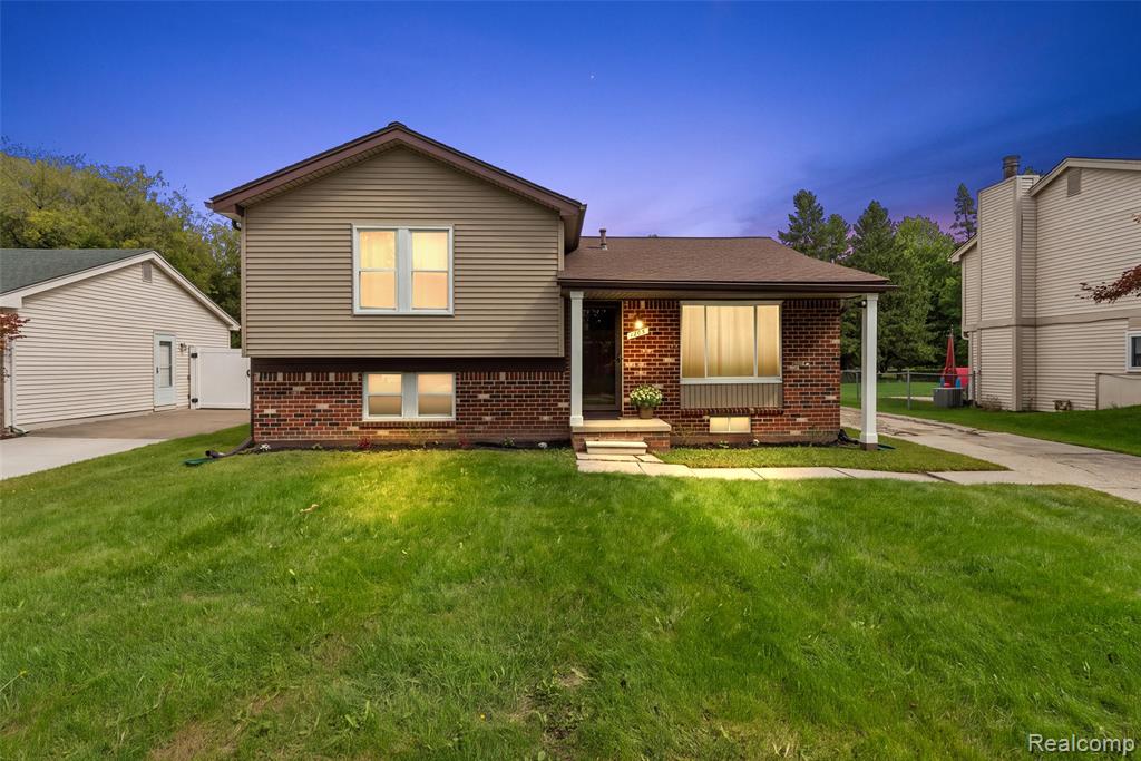 1205 Hampshire Drive