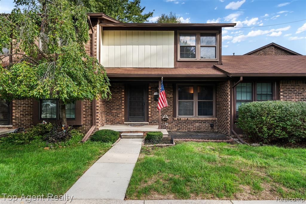 28340 Queens Court