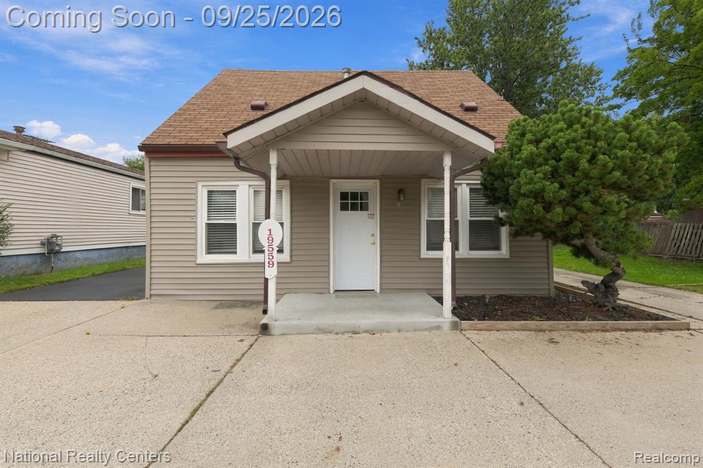 19559 E 14 Mile Road Property Photo 1