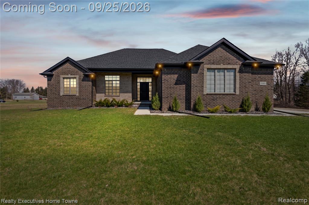 7285 Wood Pointe Drive Property Photo 2