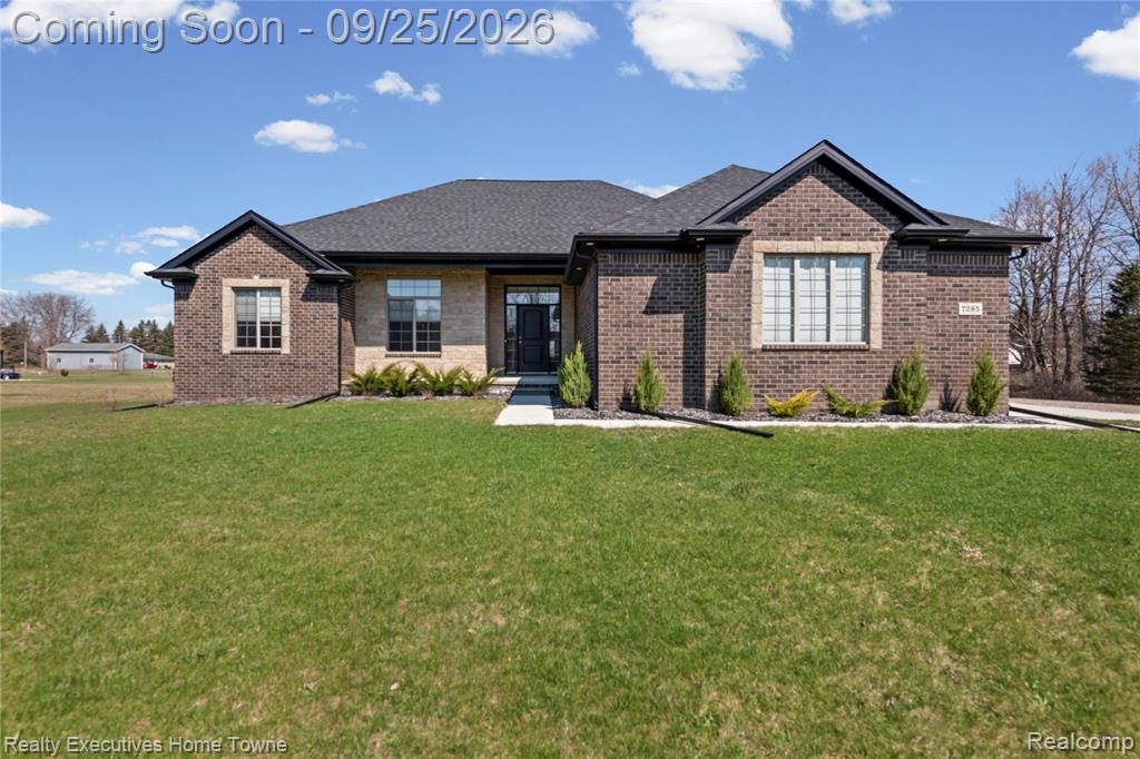 7285 Wood Pointe Drive Property Photo 4