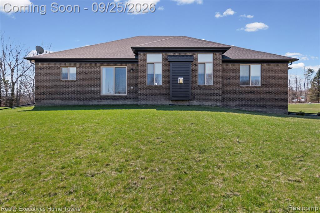 7285 Wood Pointe Drive Property Photo 8