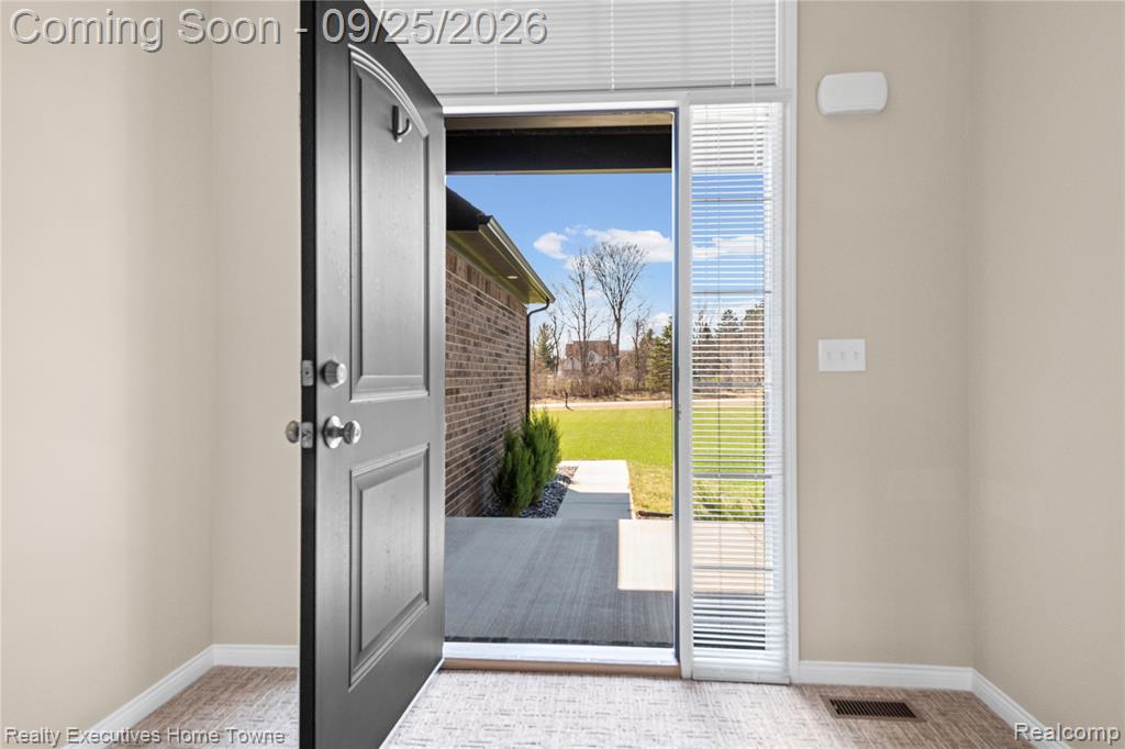 7285 Wood Pointe Drive Property Photo 10