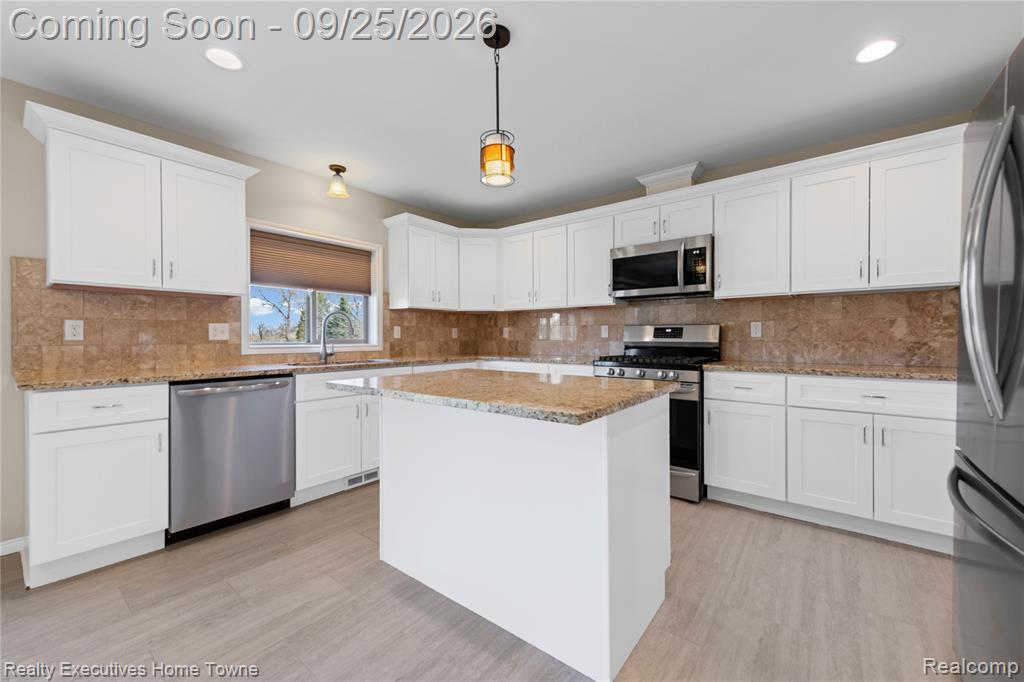 7285 Wood Pointe Drive Property Photo 17