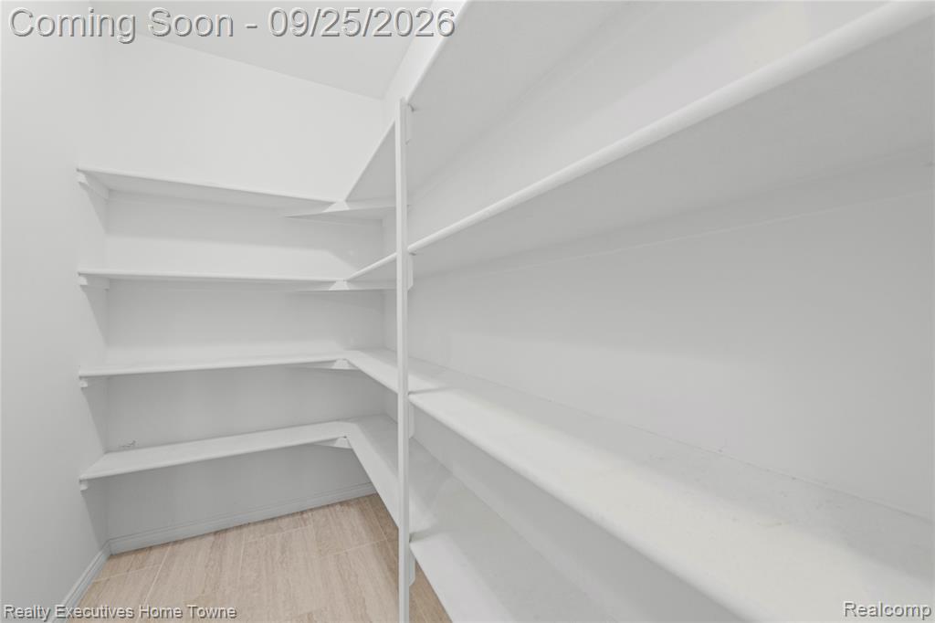 7285 Wood Pointe Drive Property Photo 19