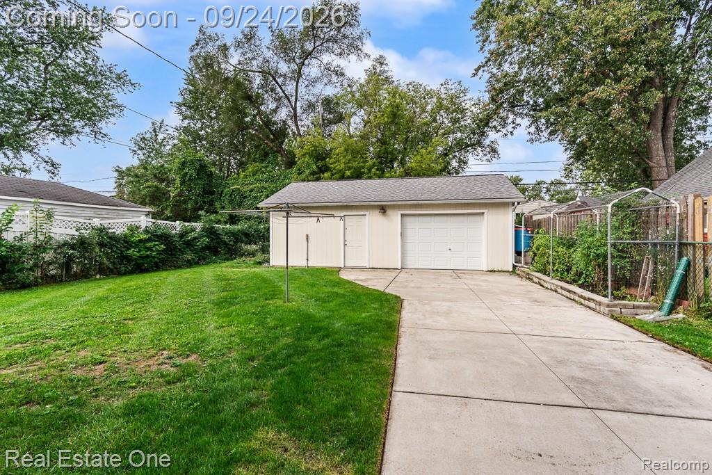 3137 Royal Avenue Property Photo 2
