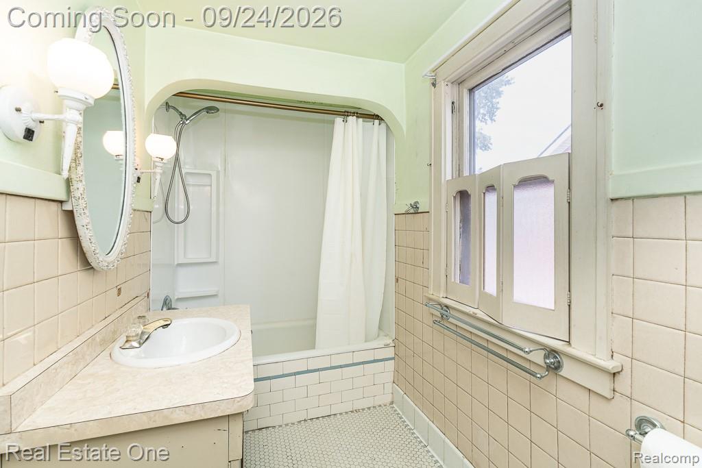 3137 Royal Avenue Property Photo 15