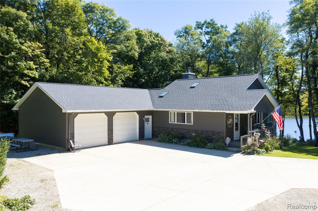 3901 Lee Hill Road Property Photo 1