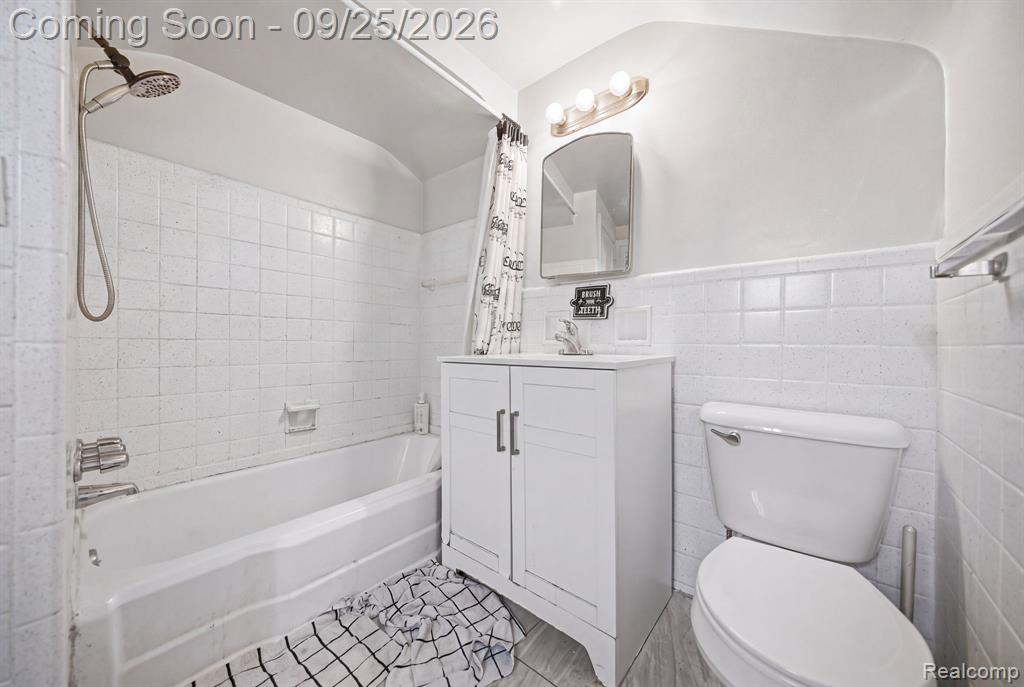 17580 Dorset Avenue Property Photo 24