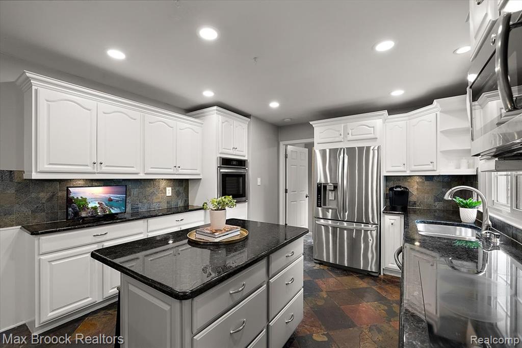 545 Whitehall Road Property Photo 6