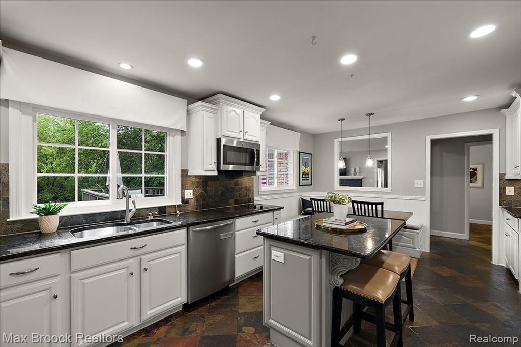 545 Whitehall Road Property Photo 7