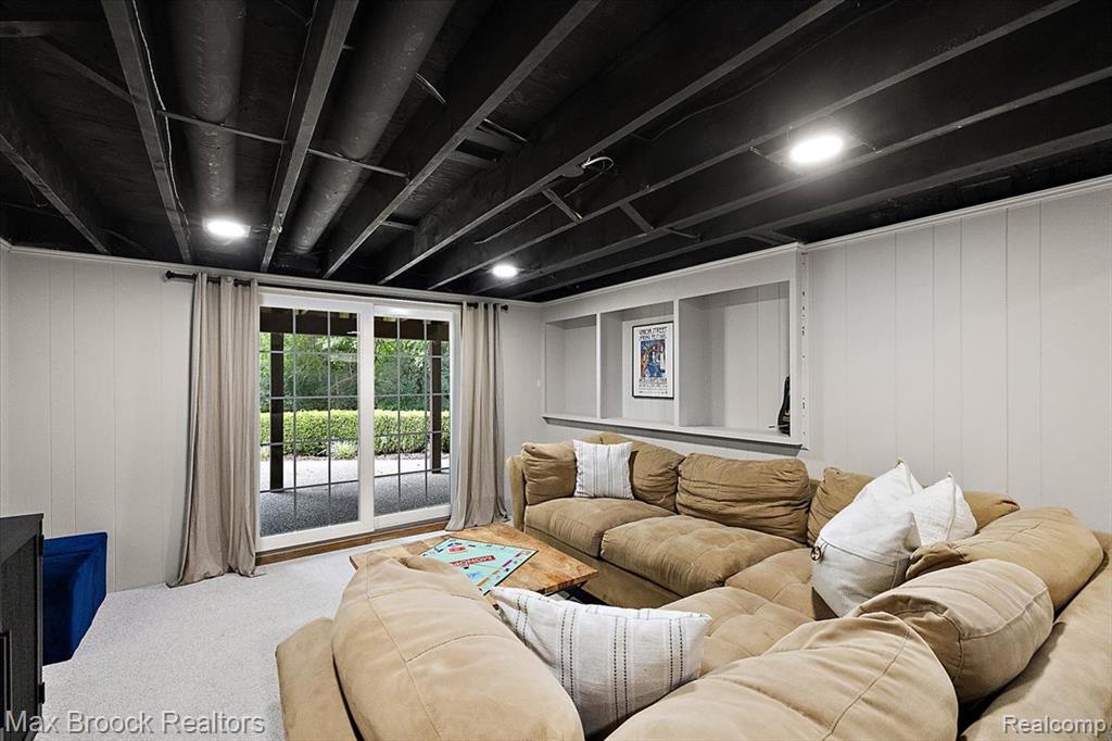 545 Whitehall Road Property Photo 26