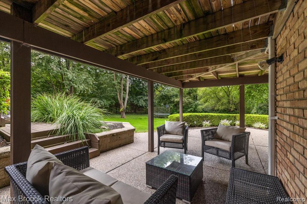 545 Whitehall Road Property Photo 34