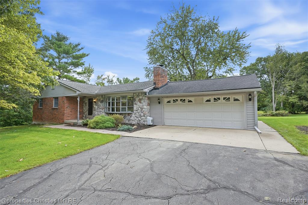 4030 Textile Road Property Photo 2
