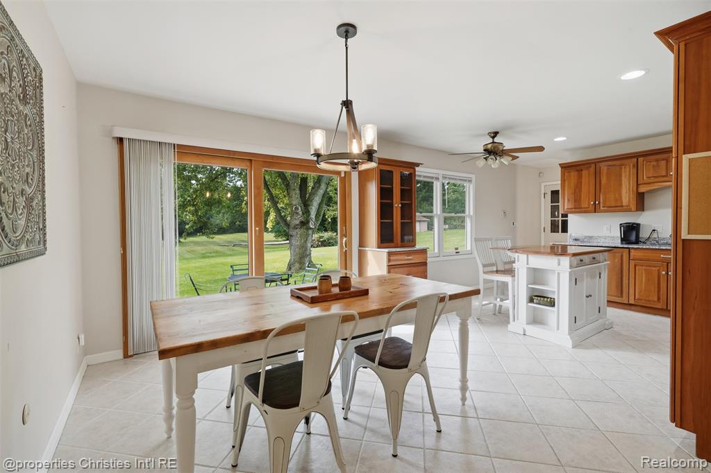 4030 Textile Road Property Photo 8