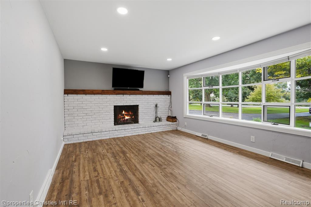 4030 Textile Road Property Photo 13