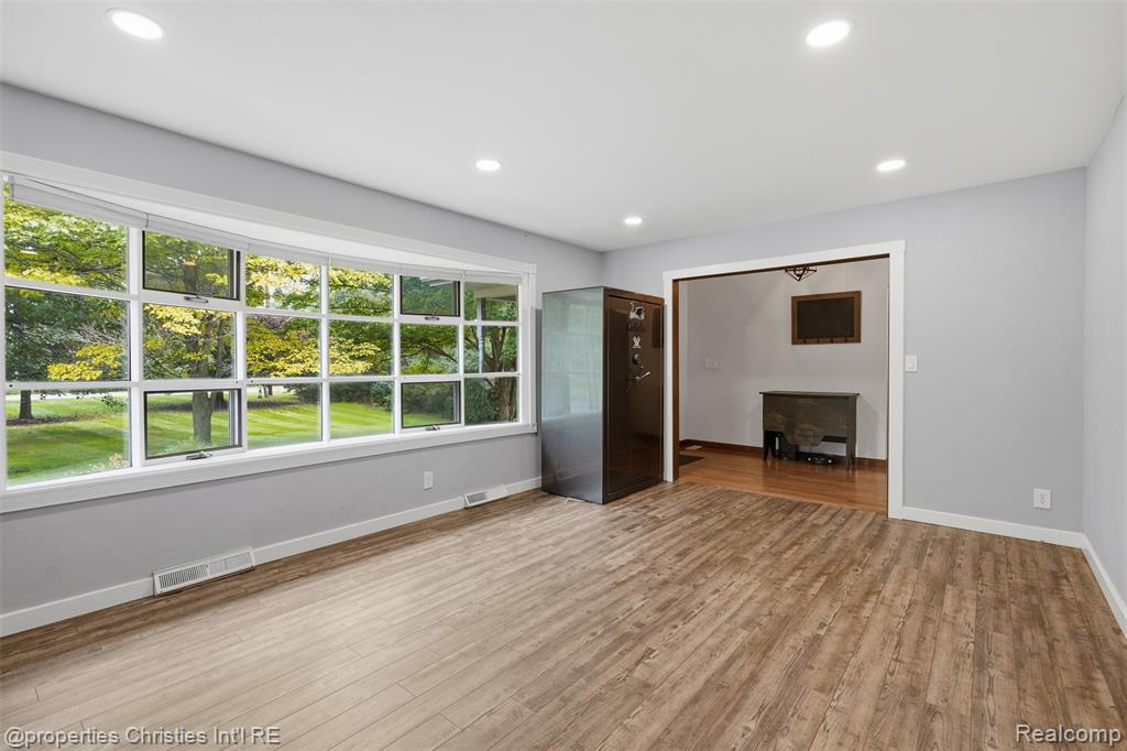 4030 Textile Road Property Photo 16