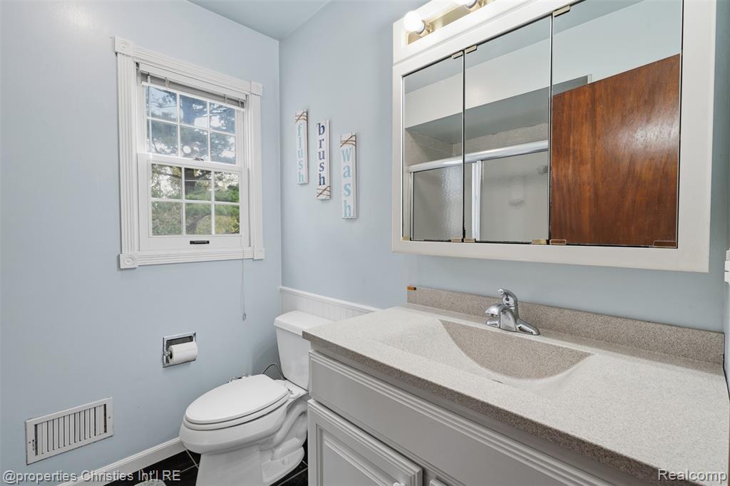 4030 Textile Road Property Photo 32