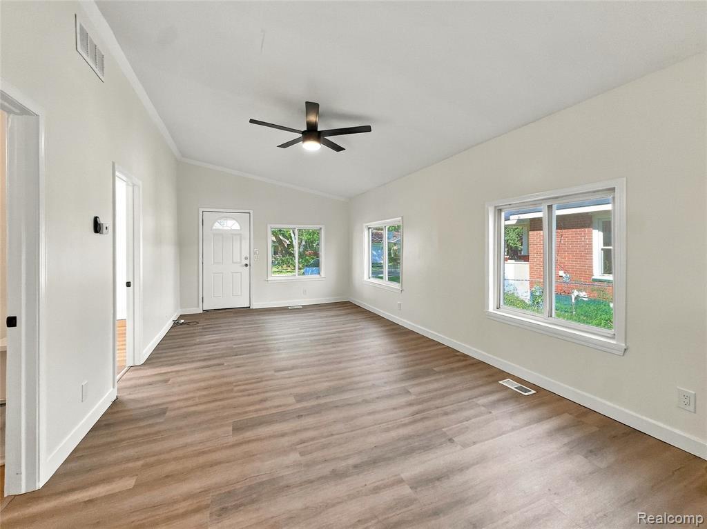 2034 Kenneth Street Property Photo 2