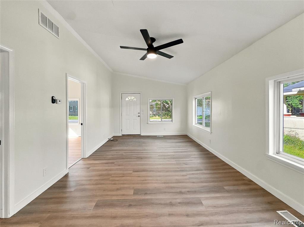 2034 Kenneth Street Property Photo 5