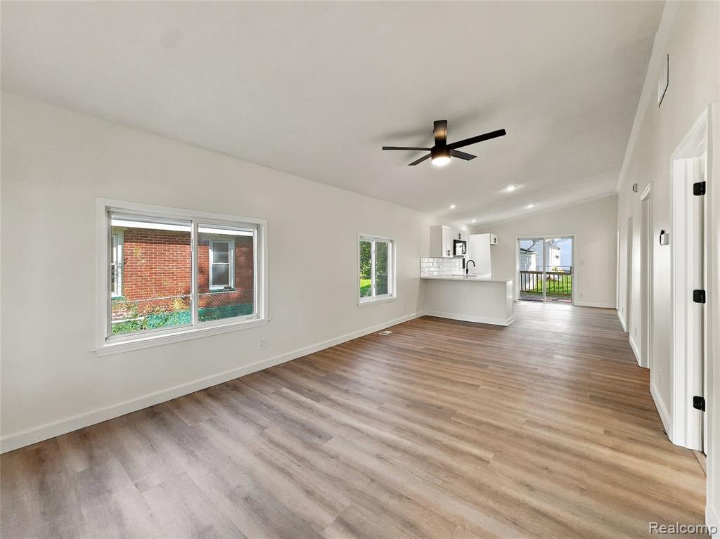 2034 Kenneth Street Property Photo 8