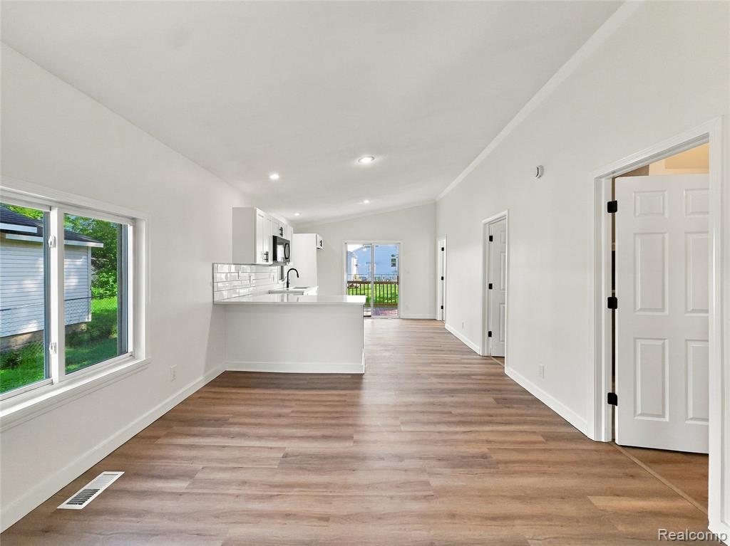 2034 Kenneth Street Property Photo 10