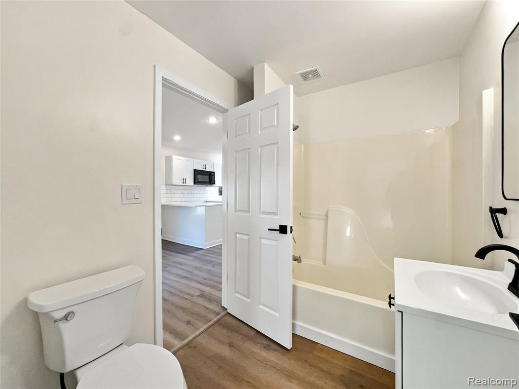 2034 Kenneth Street Property Photo 22