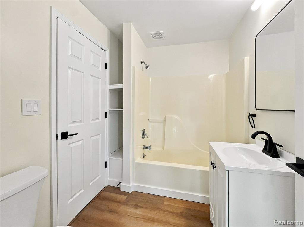 2034 Kenneth Street Property Photo 24