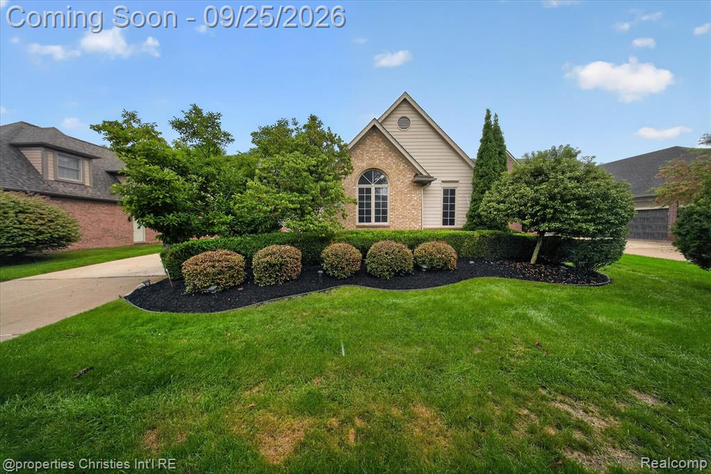 18032 Cascade Drive Property Photo 3