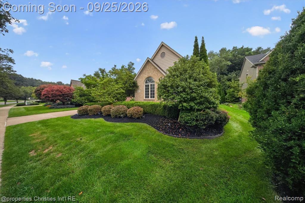 18032 Cascade Drive Property Photo 4