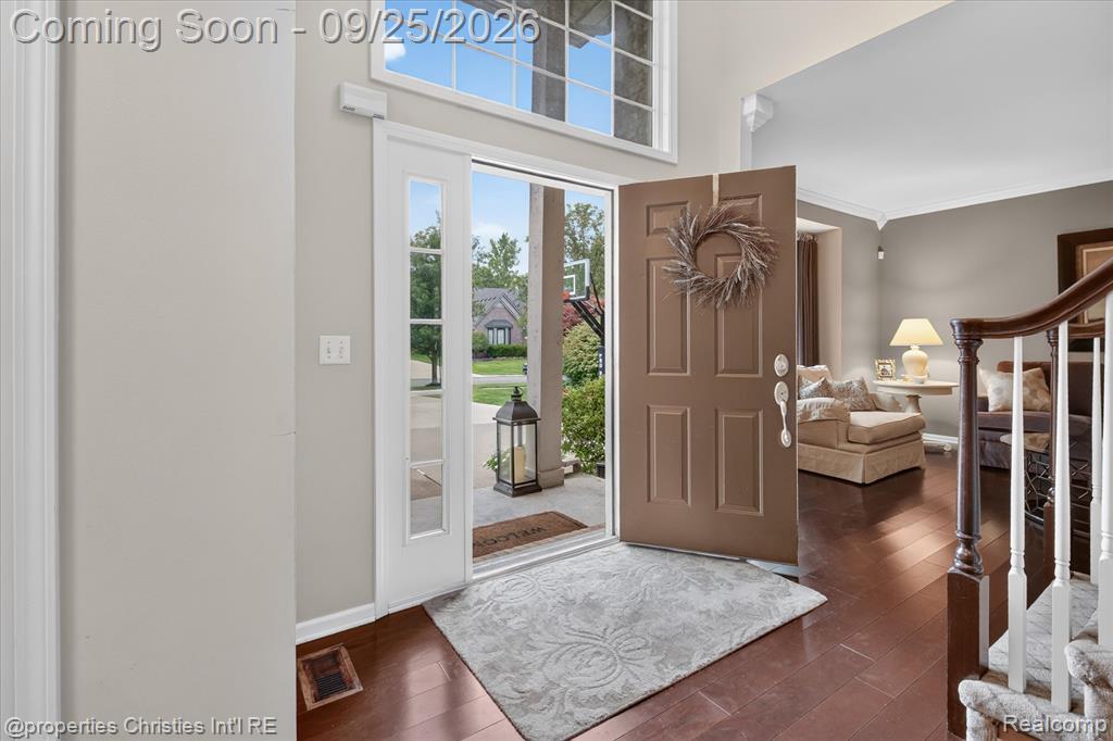 18032 Cascade Drive Property Photo 7