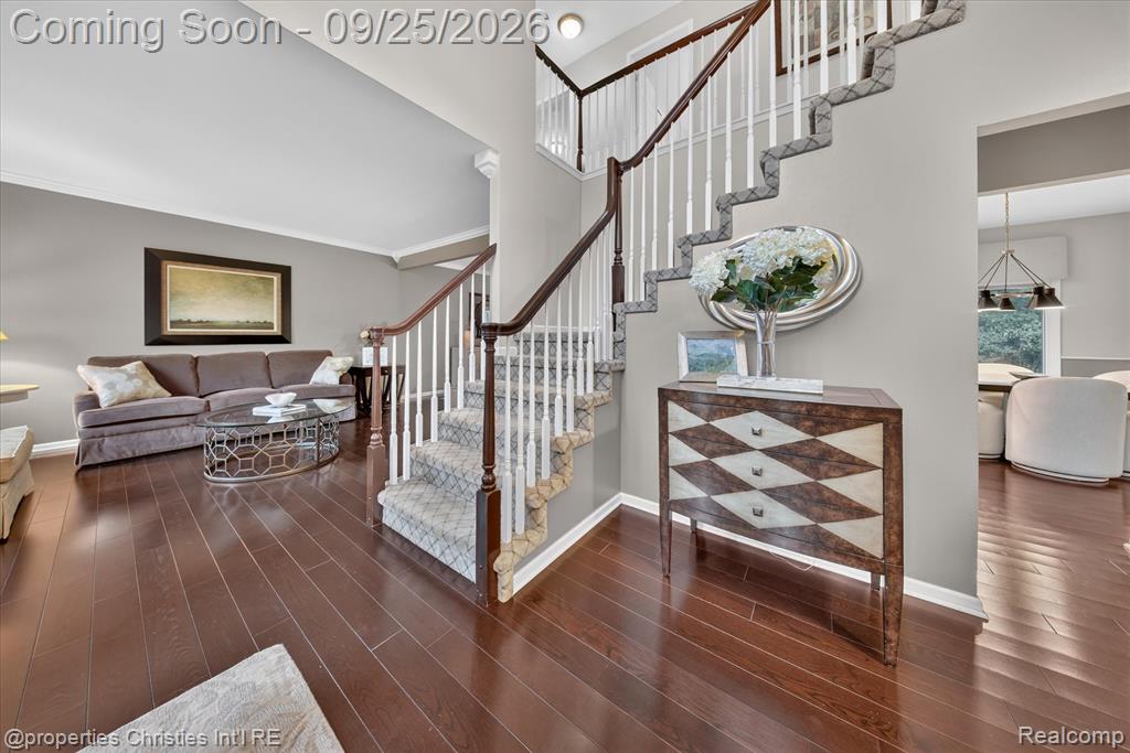 18032 Cascade Drive Property Photo 8