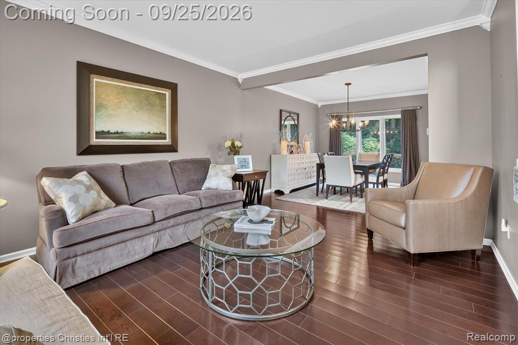 18032 Cascade Drive Property Photo 9