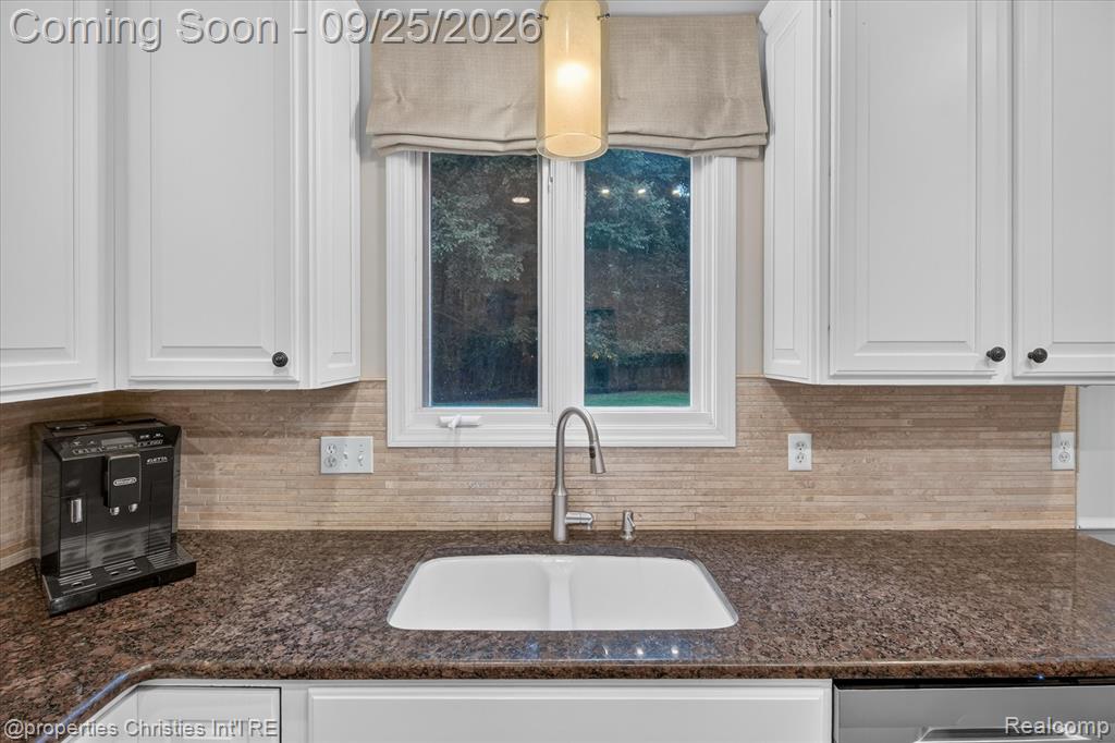 18032 Cascade Drive Property Photo 20