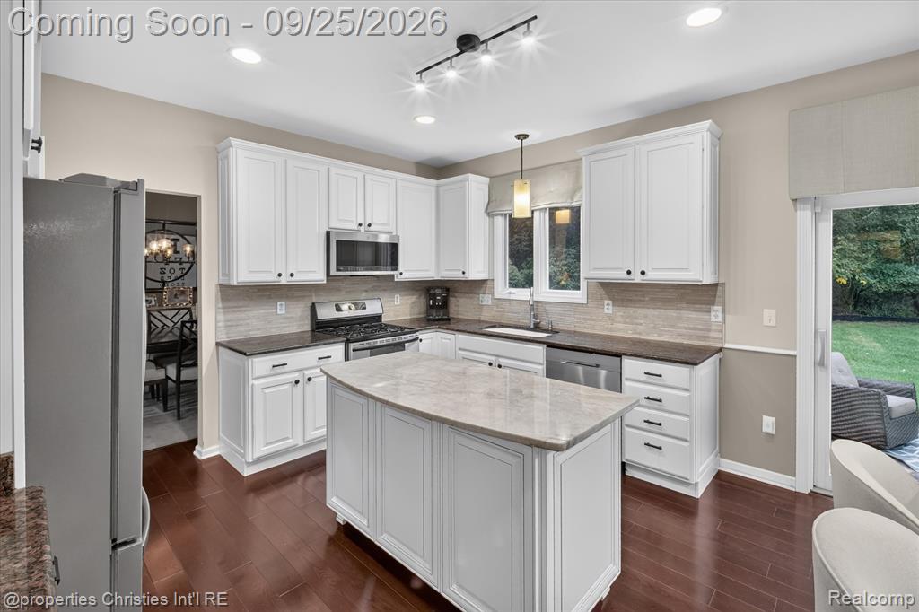 18032 Cascade Drive Property Photo 21
