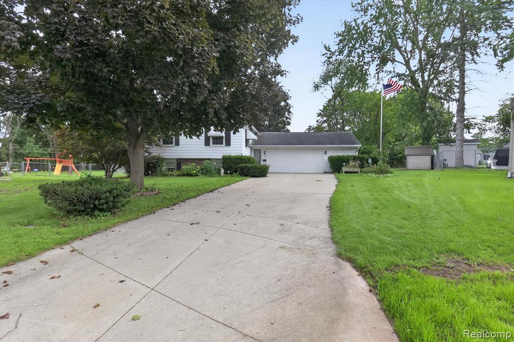 302 Miami Court Property Photo 2