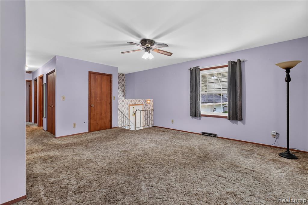 302 Miami Court Property Photo 10