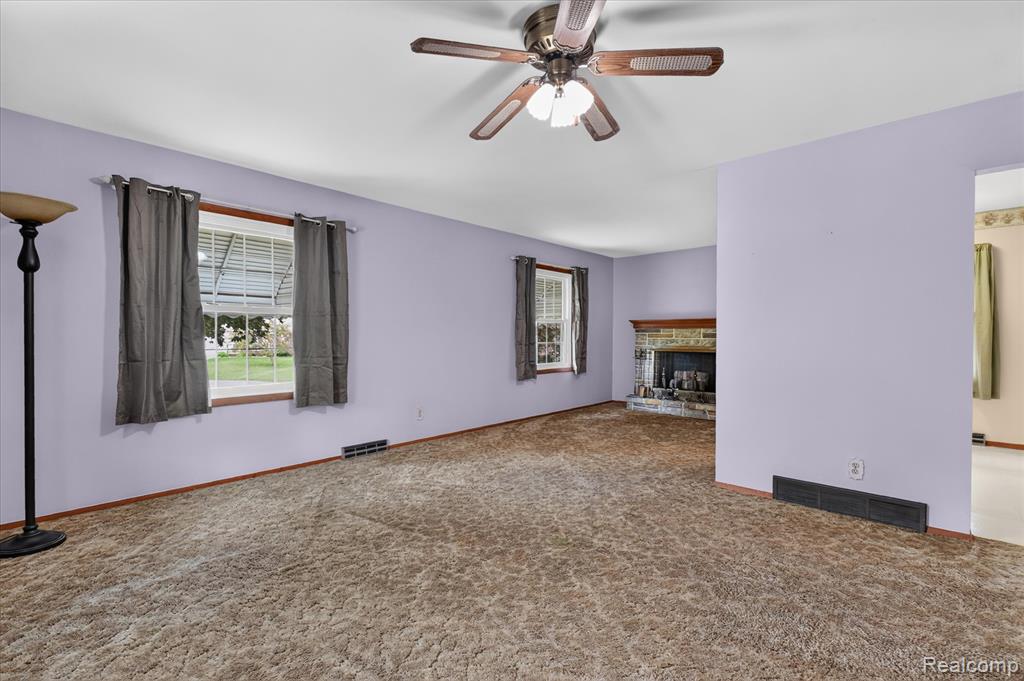 302 Miami Court Property Photo 11