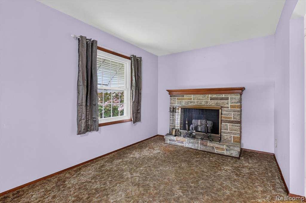 302 Miami Court Property Photo 13