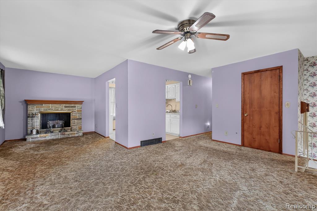 302 Miami Court Property Photo 15