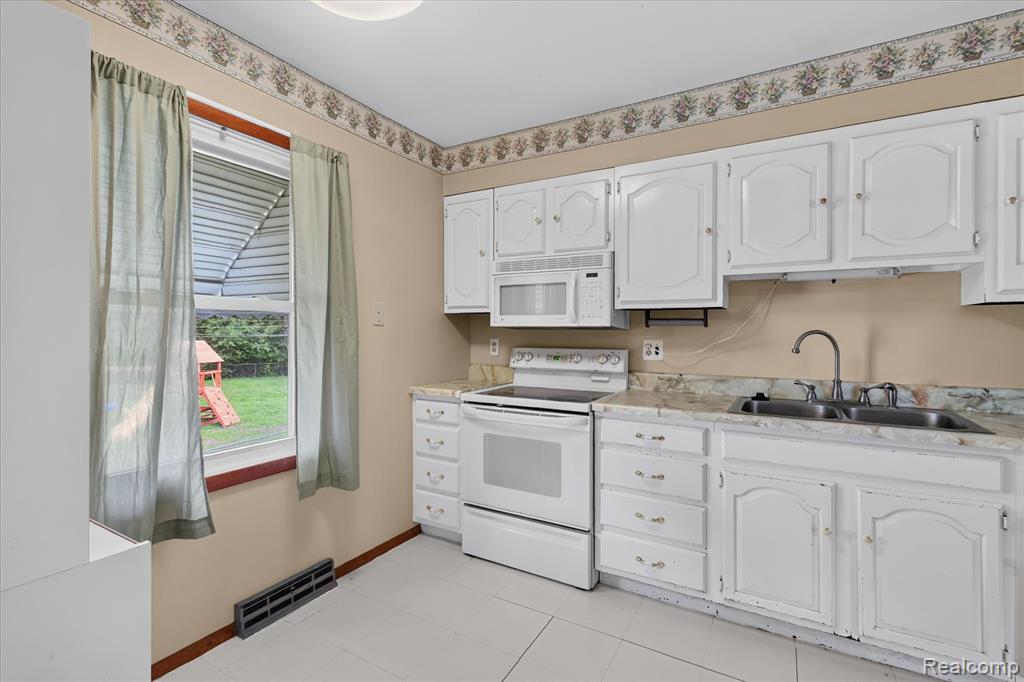302 Miami Court Property Photo 19
