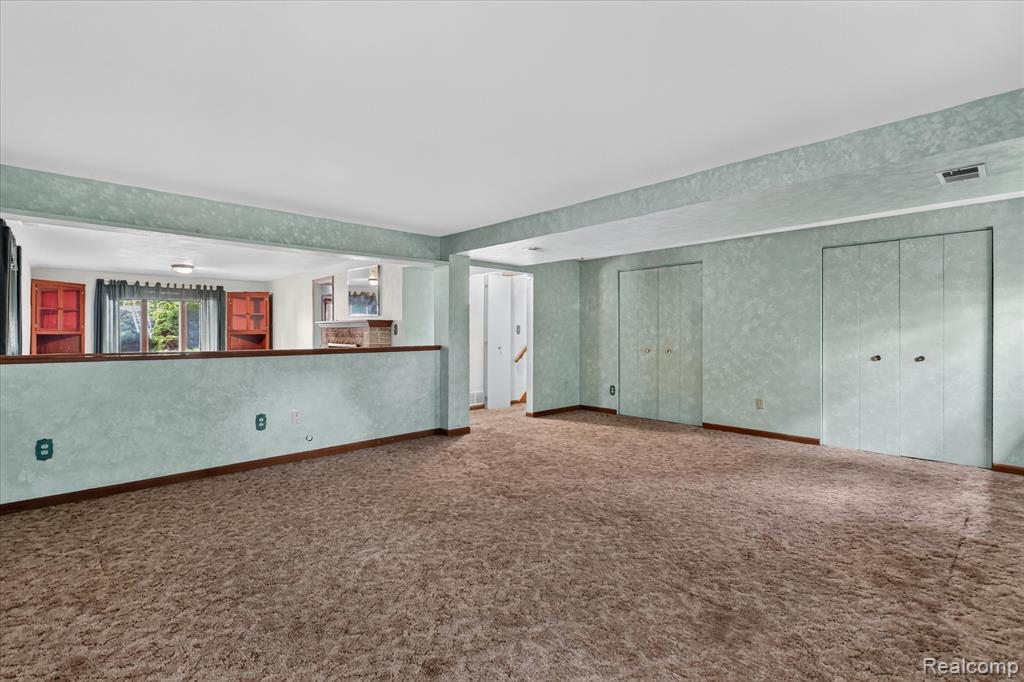 302 Miami Court Property Photo 21