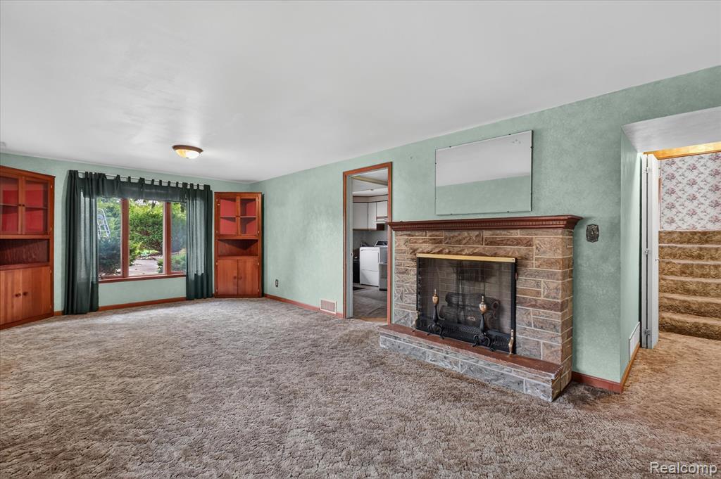 302 Miami Court Property Photo 22